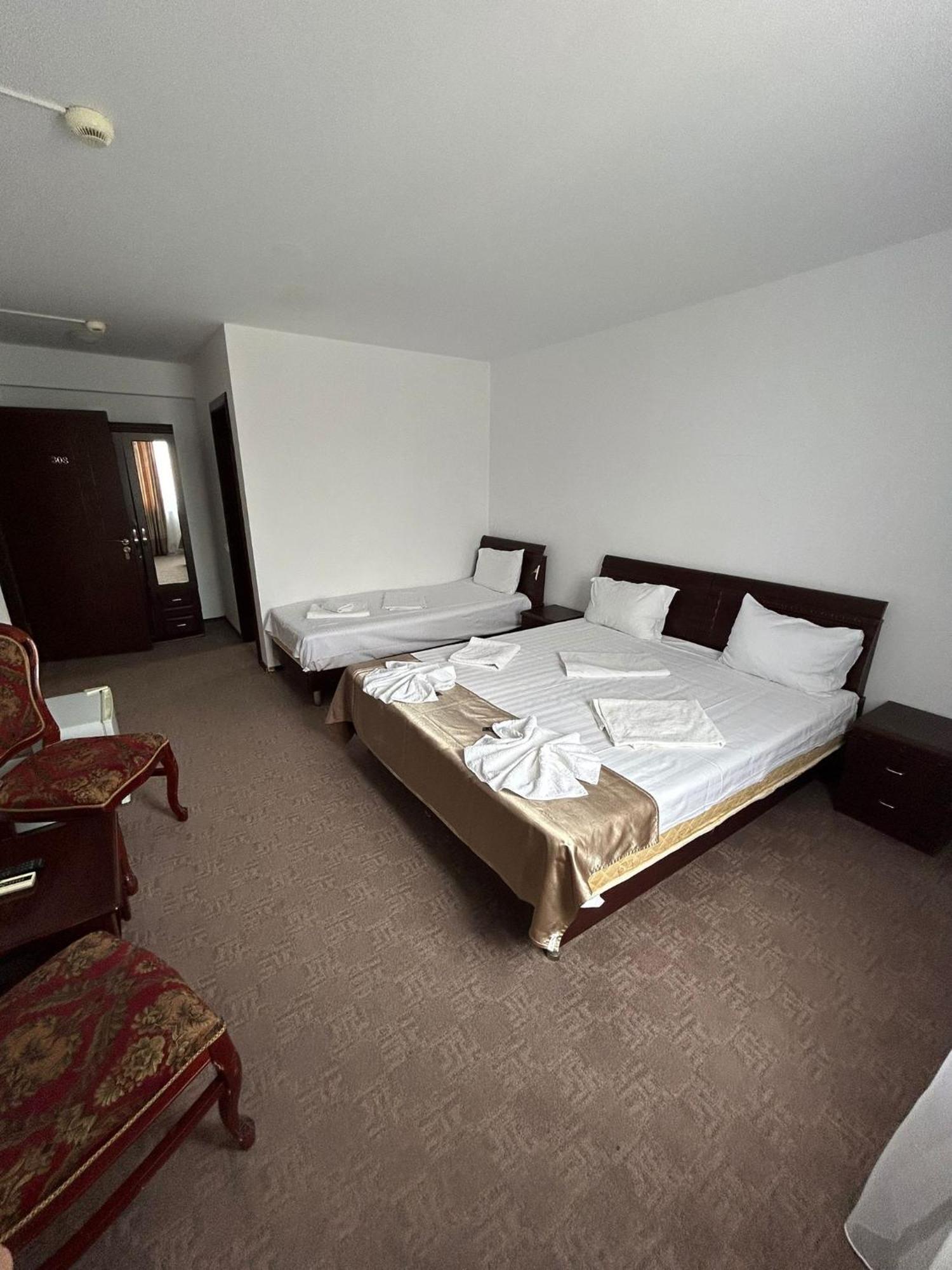 Orient Mamaia Nord Hotel Năvodari Buitenkant foto